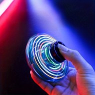 Spinner zburator cu efect de bumerang si LEDuri