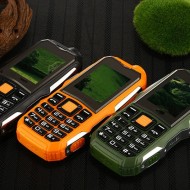 Telefon Militar 3800 mAh cu lanterna si RADIO FM, OLED, Dual Sim, rezistent la socuri XRP PRO